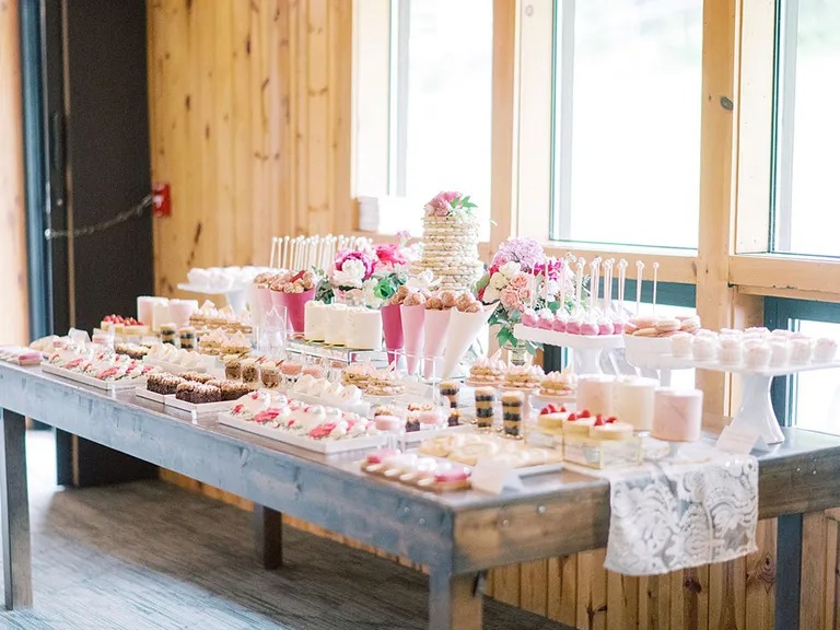 Wedding dessert bar tips