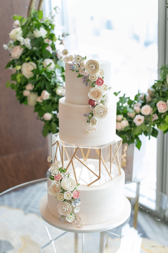 Wedding three tiers cake