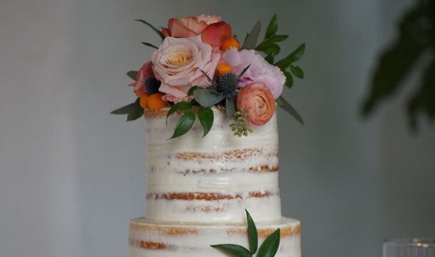 semi-naked wedding cake