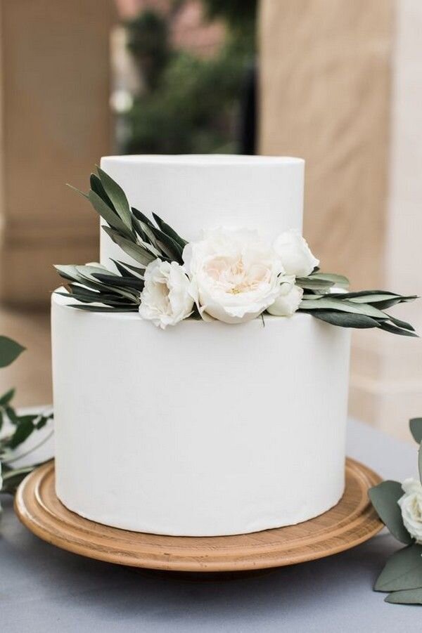 Vary wedding cake two tiers