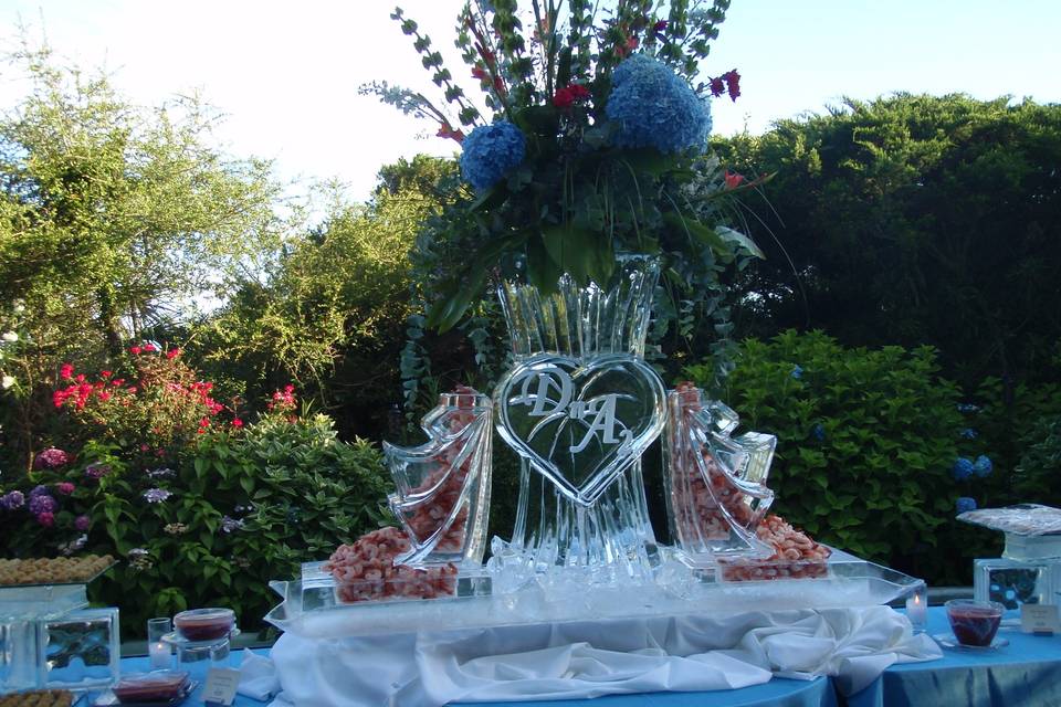 Wedding ice carving